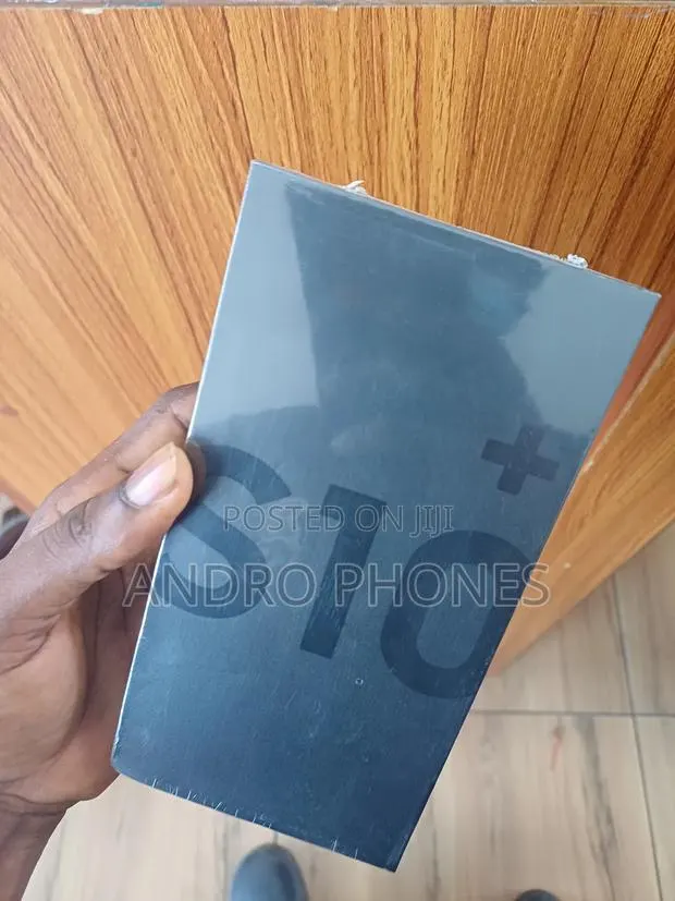 New Samsung Galaxy S10 Plus 128 GB Black · Photo 1