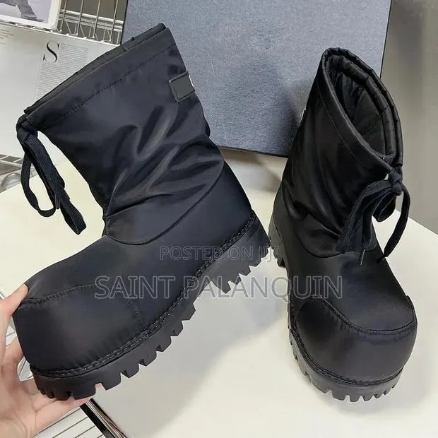 Balenciaga Alaska · Photo 1