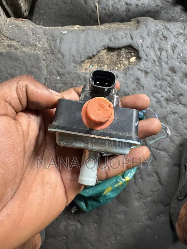 Corolla Purge Valve · Photo 1