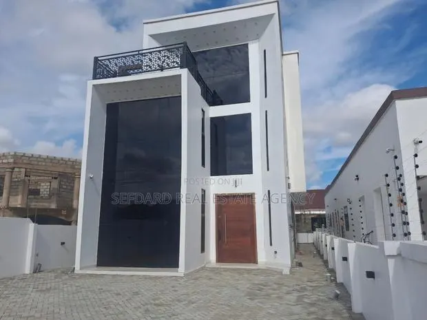 6bdrm House in East Legon for sale · Photo 1