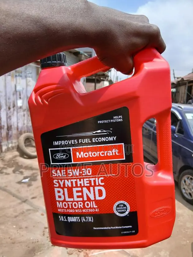Motorcraft SAE 5w-30 Synthetic Blend Motor Oil · Photo 1
