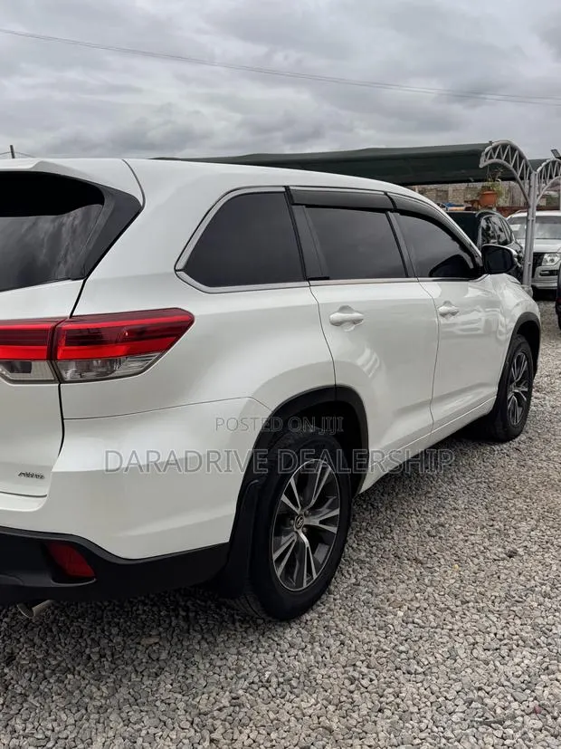 Toyota Highlander 2018 White · Photo 1