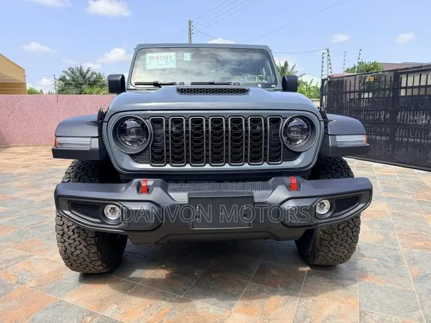 Jeep Wrangler Rubicon 4dr 4WD 2026 Gray · Photo 1