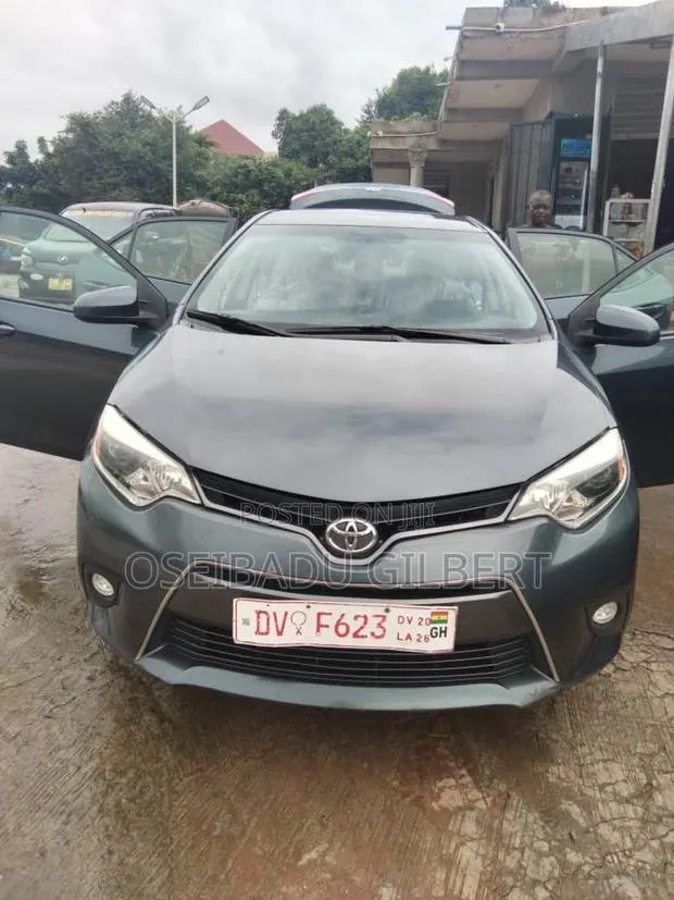 Toyota Corolla 2016 Gray · Photo 1