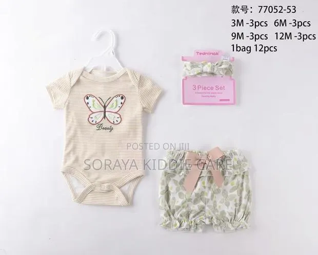 Baby Girls Bodysuit With Pants and Matching Headband · Photo 1