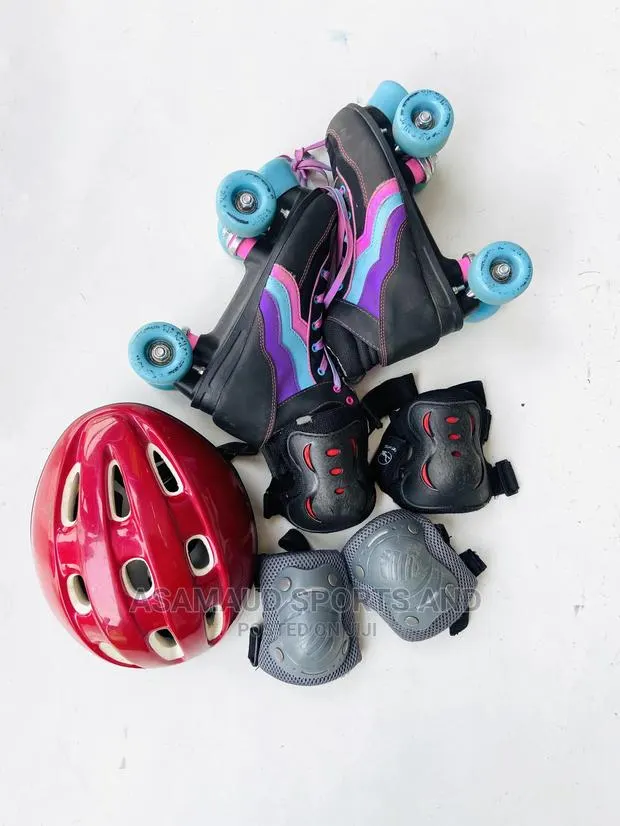 Original Set of Pre Owned Skating Shoes and Protective Gear · Photo 1