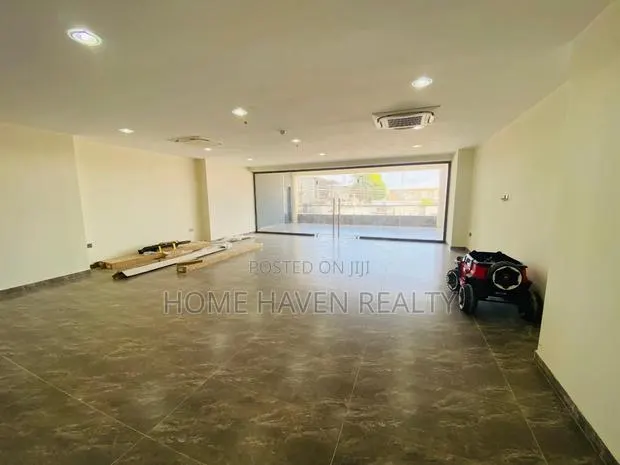 178 Square Meter Office Space for Rent at Labone · Photo 1