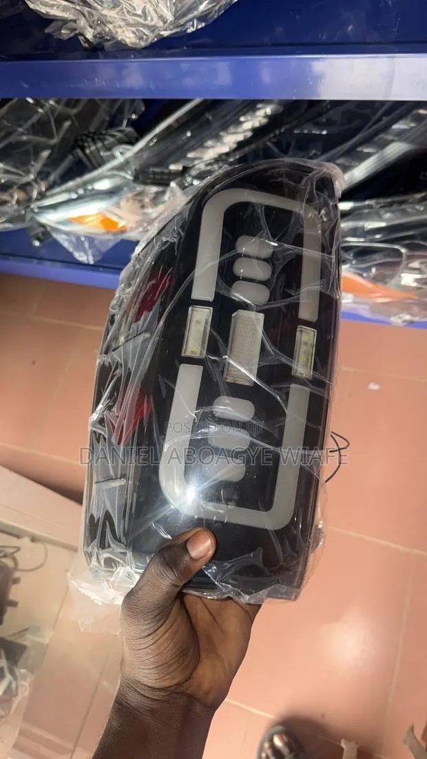 Tacoma 2020 Spec Tail Light · Photo 1