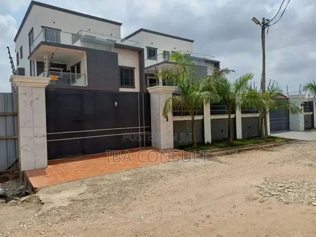 5bdrm House in Mile 7 for sale · Photo 1