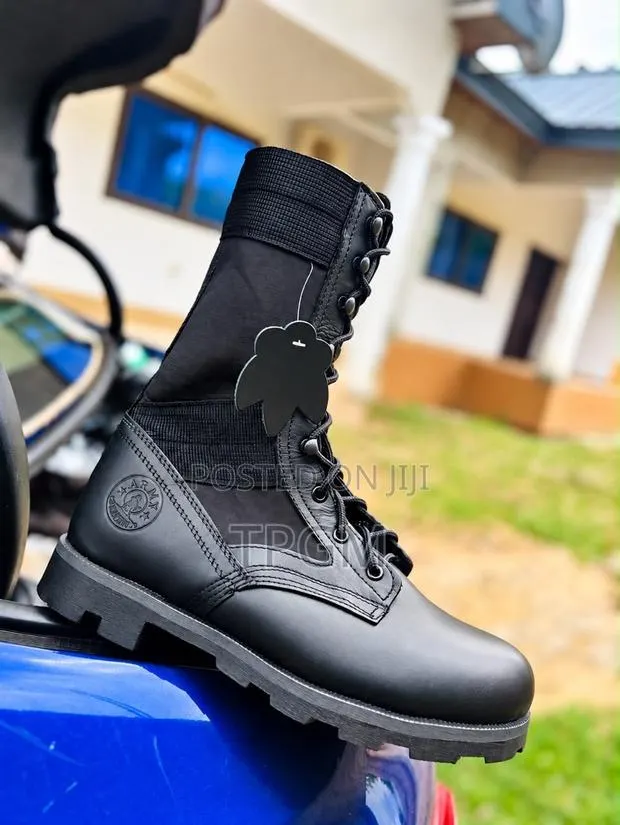 Armstrong Safty Combat Boot · Photo 1