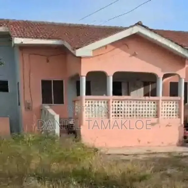 3bdrm House in Daniel Tamakloe, Weija Junction for sale · Photo 1