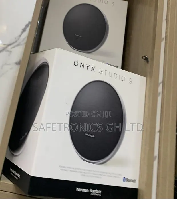 Buy Exclusive Harman Kardon Onyx Studio 9 Bluetooth Speaker · Photo 1