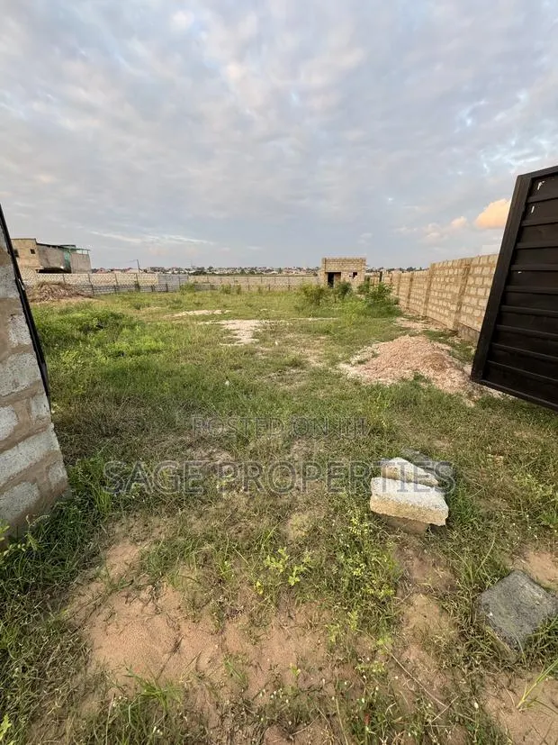 2 Plots Walled Land Around Montgomery Golf Resort · Photo 1