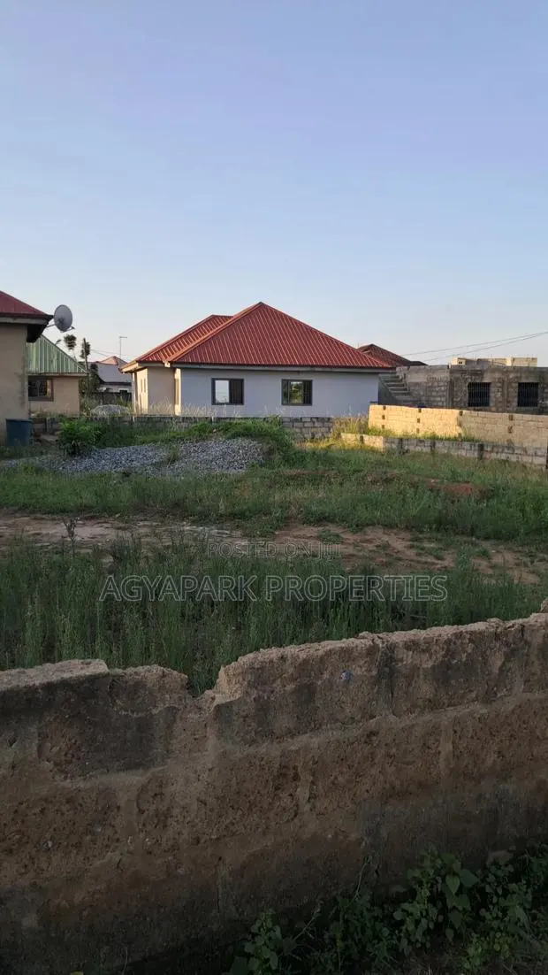 Plot of Land for Sale · Photo 1
