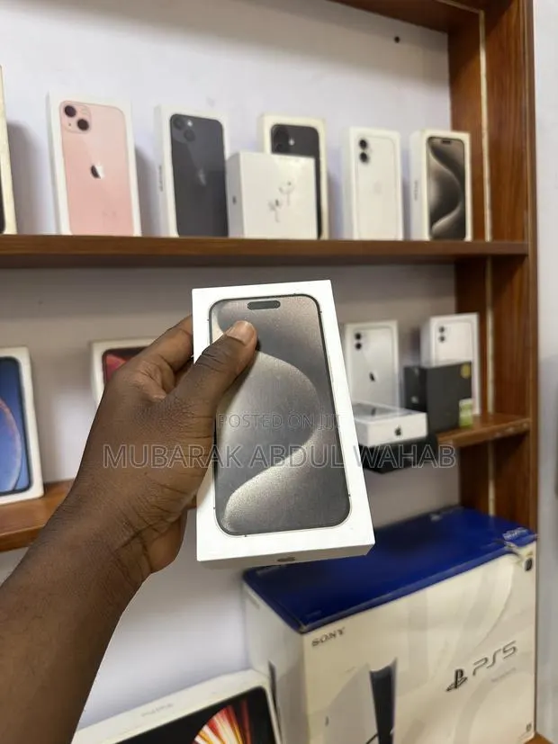 New Apple iPhone 15 Pro Max 256 GB Silver · Photo 1