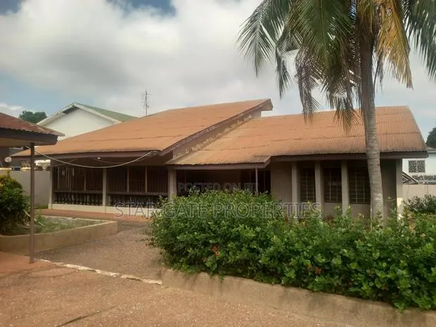 4bdrm House in Kwadaso Odineho, Kumasi Metropolitan for sale · Photo 1