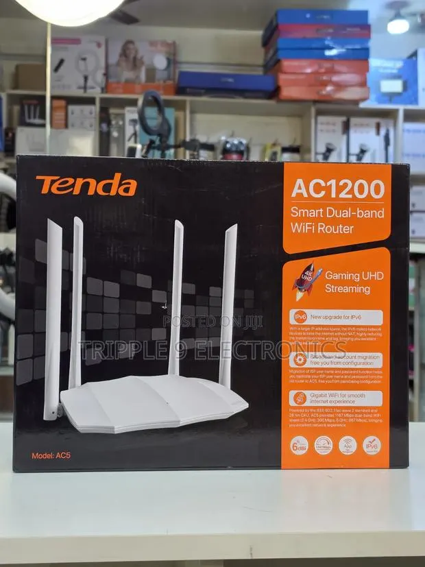 Tenda AC1200 High Speed Wireless Repeater/Extender · Photo 1