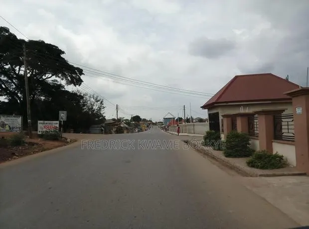6bdrm House in 6 Bedrooms House For, Kumasi Metropolitan for sale · Photo 1