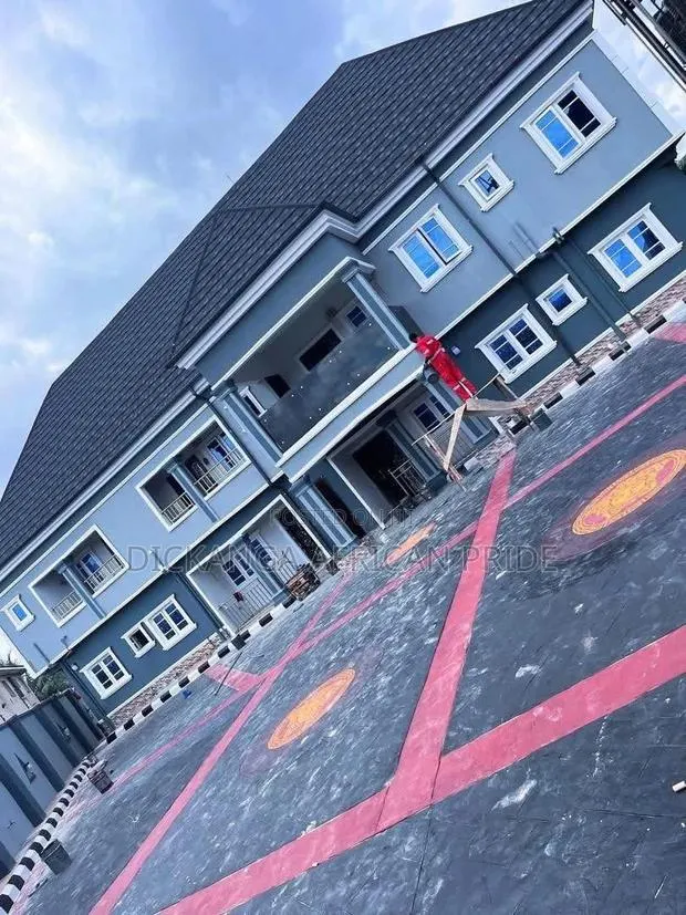 5 Years Later and Still Perfect — A Dickanga Roofing Project · Photo 1