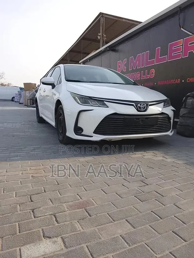 Toyota Corolla L 2020 White · Photo 1