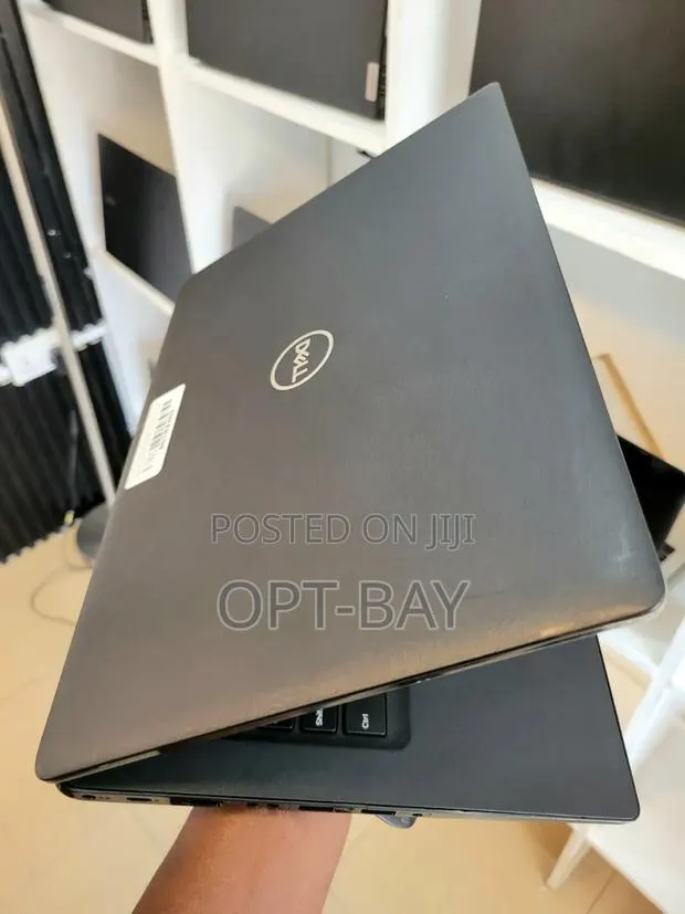 Laptop Dell Latitude 3500 16GB Intel Core i7 HDD+SSD 512GB · Photo 1