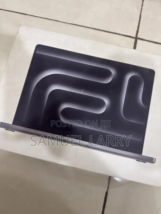 Laptop Apple MacBook Pro 16GB Apple M3 SSD 1T · Photo 1
