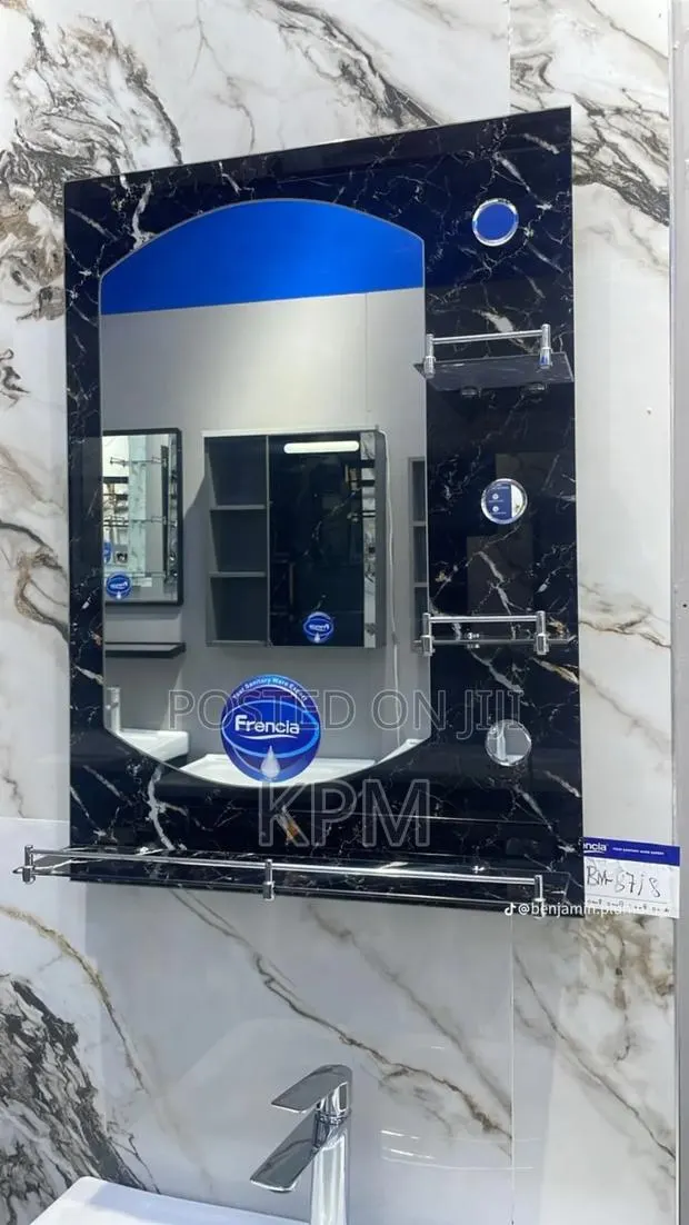 Heavy Mirror With 3 Shelves · Photo 1