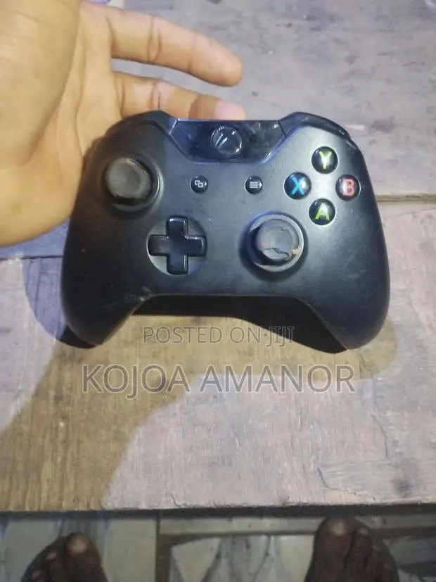 Xbox One Controller · Photo 1