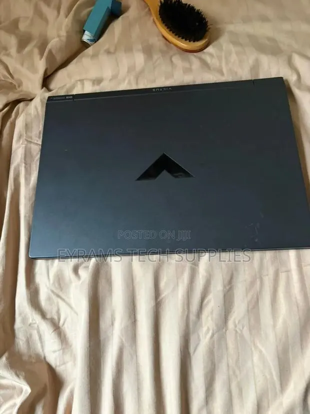 Laptop HP Victus 15 16GB AMD Ryzen 7 SSD 1T · Photo 1