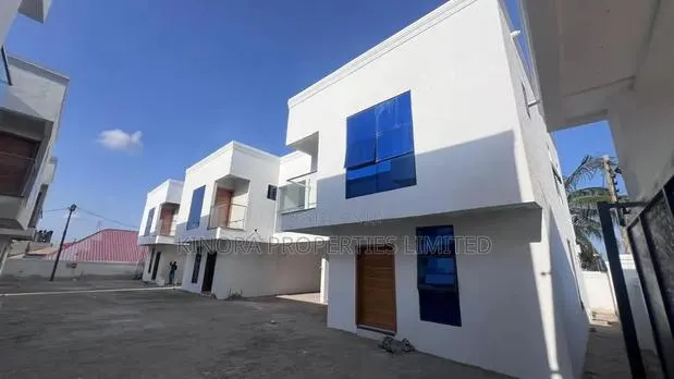3bdrm Townhouse/Terrace in School Junction for sale · Photo 1