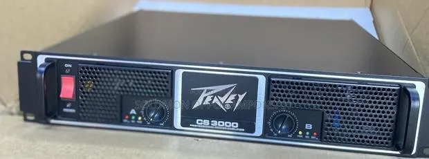 Peavey CS 3000 Professional Power Amplifier · Photo 1