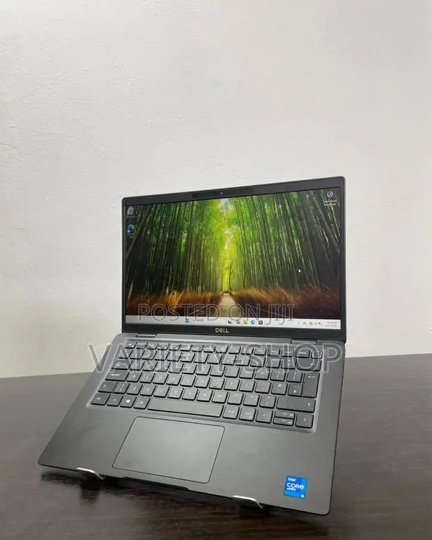 New Laptop Dell Latitude 7320 8GB Intel Core i5 SSD 256GB · Photo 1