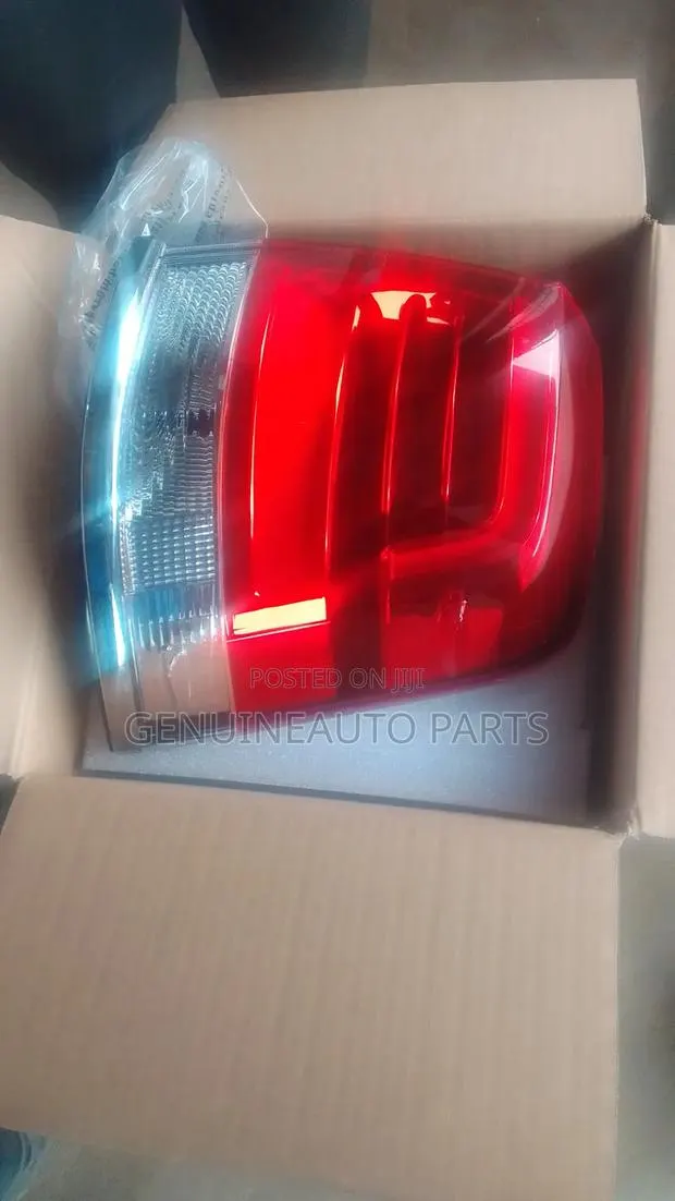 Toyota V8 Tail Lights · Photo 1