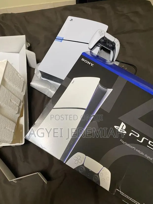 Play Station 5 Slim · Photo 1