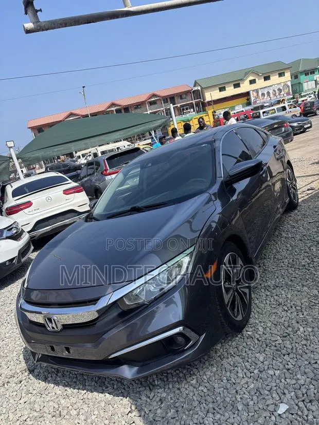 Honda Civic EX-L 2dr Coupe (1.5L 4cyl) 2017 Gray · Photo 1