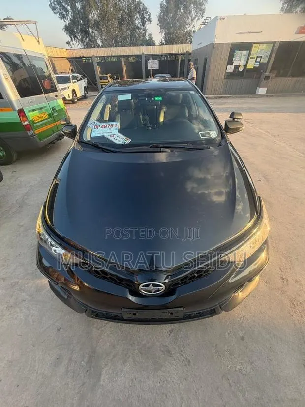 Scion iM Base 2016 Black · Photo 1