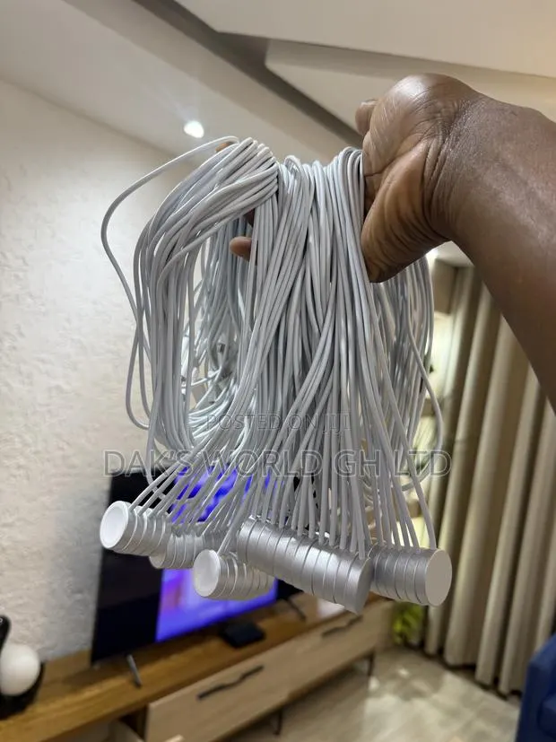Pre Owned Apple Watch Chargers · Photo 1