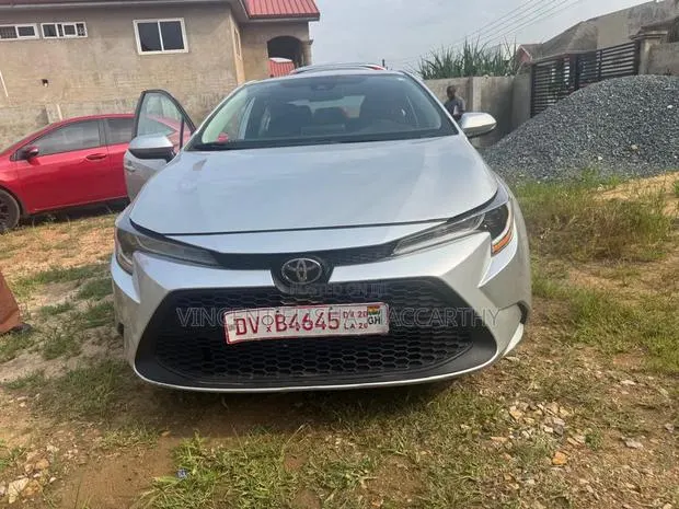 Toyota Corolla 2020 Silver · Photo 1