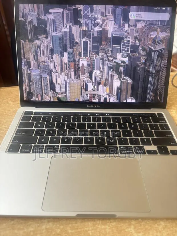Laptop Apple MacBook Pro 2020 32GB Intel Core i7 SSD 512GB · Photo 1