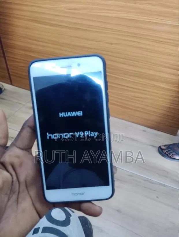 Huawei Honor V9 Play 32 GB Silver · Photo 1