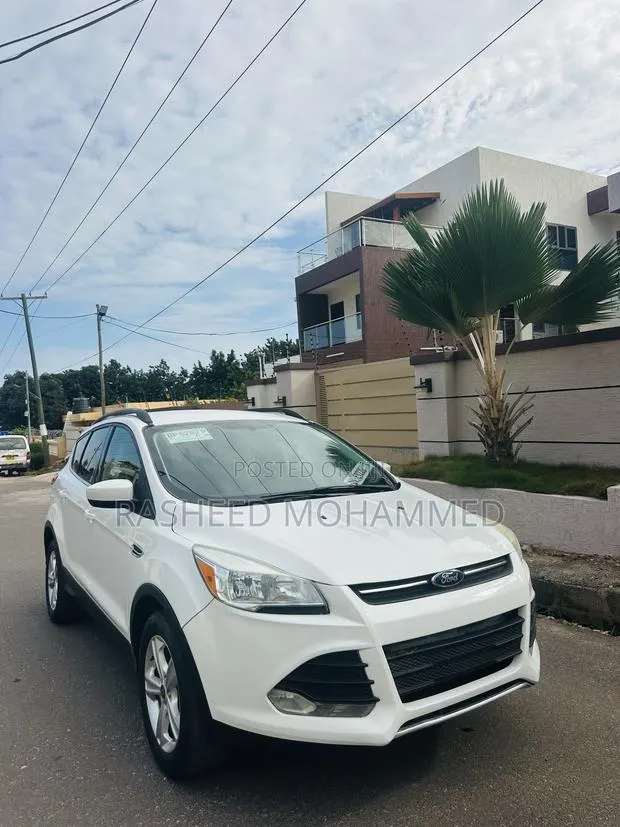 Ford Escape SE 4dr SUV AWD (1.6L 4cyl Turbo 6A) 2015 White