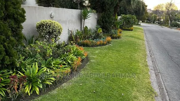 The Best In Landscape And Garden · Photo 1