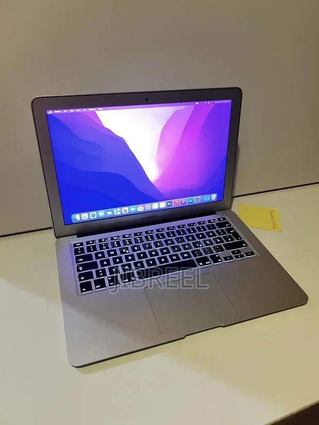 Laptop Apple MacBook Air 8GB Intel Core i5 SSD 128GB · Photo 1