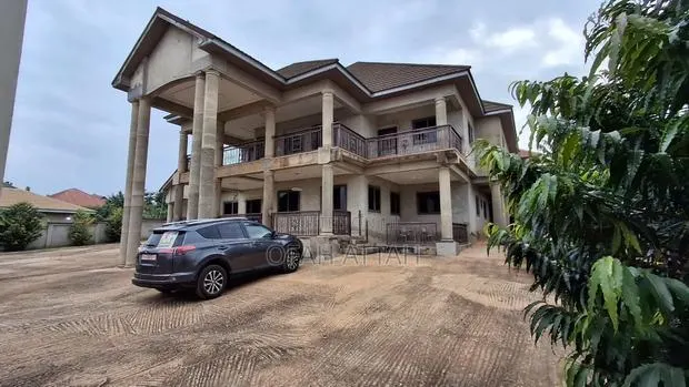 7bdrm Duplex in Kotwi Nkoramza, Kumasi Metropolitan for sale · Photo 1