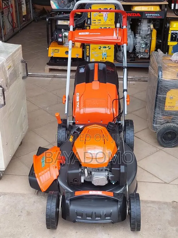 Oleomac Lawn Mower · Photo 1