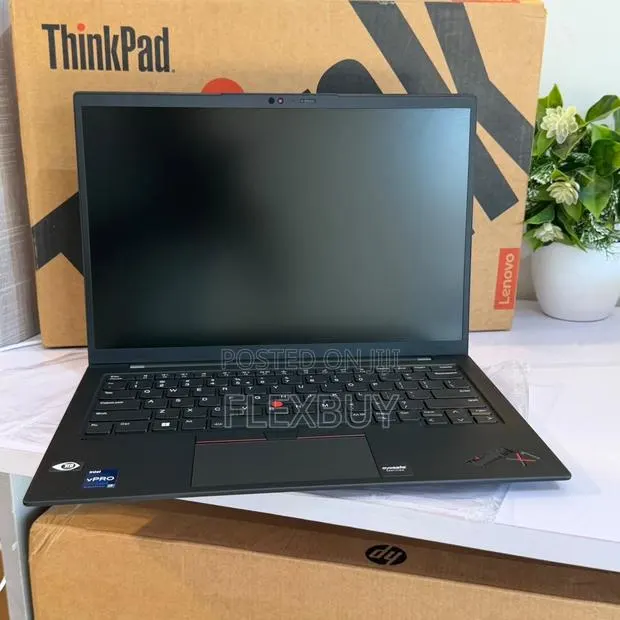 New Laptop Lenovo ThinkPad X1 Carbon 32GB Intel Core i7 SSD 512GB · Photo 1