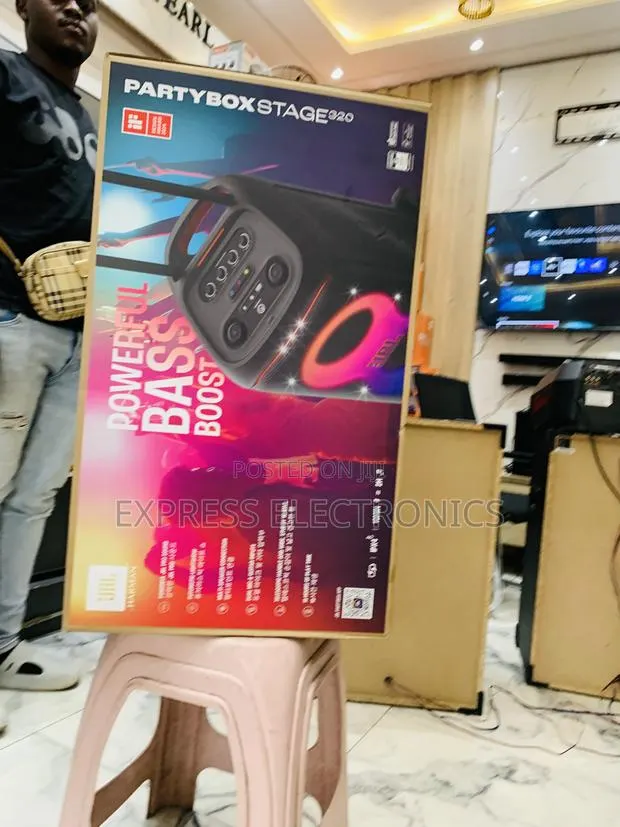 Spectacular Performance JBL 320 Bluetooth Speaker · Photo 1