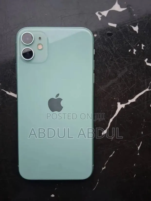 Apple iPhone 11 64 GB Green · Photo 1