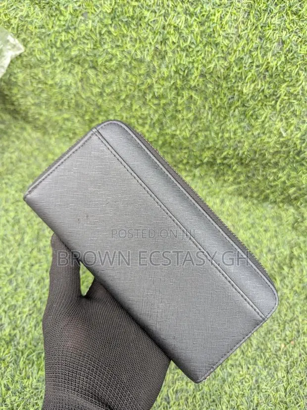 Men's Mini Clutch Bag (Uk Used) · Photo 1