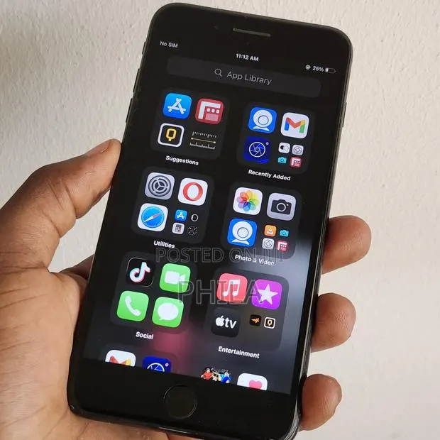 Apple iPhone 7 Plus 32 GB Black · Photo 1
